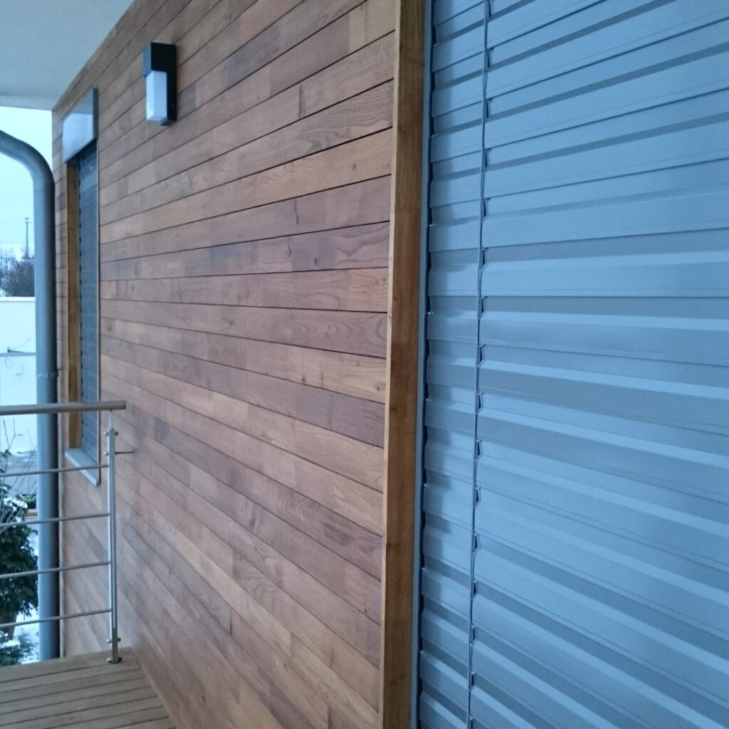 Fasádní obklad z akátového dřeva