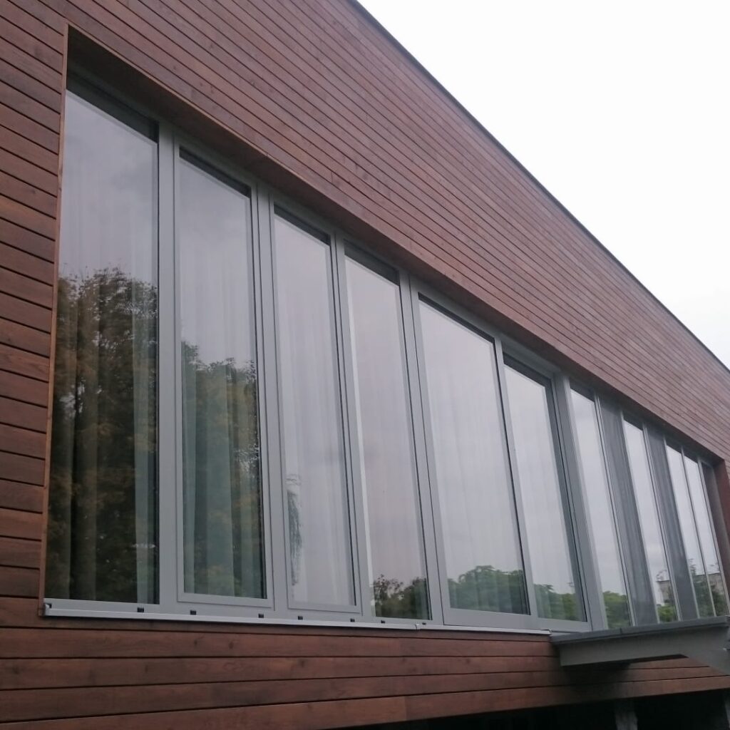 Fasádní obklad z akátového dřeva