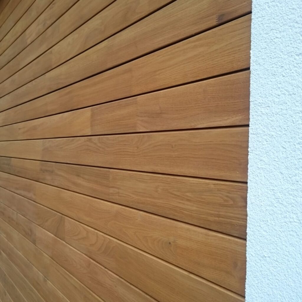 Fasádní obklad z akátového dřeva