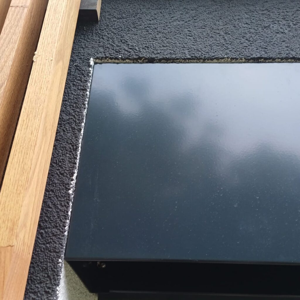 Fasádní obklad z akátového dřeva