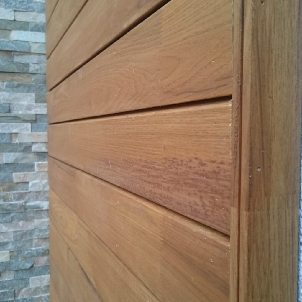 Fasádní obklad z akátového dřeva
