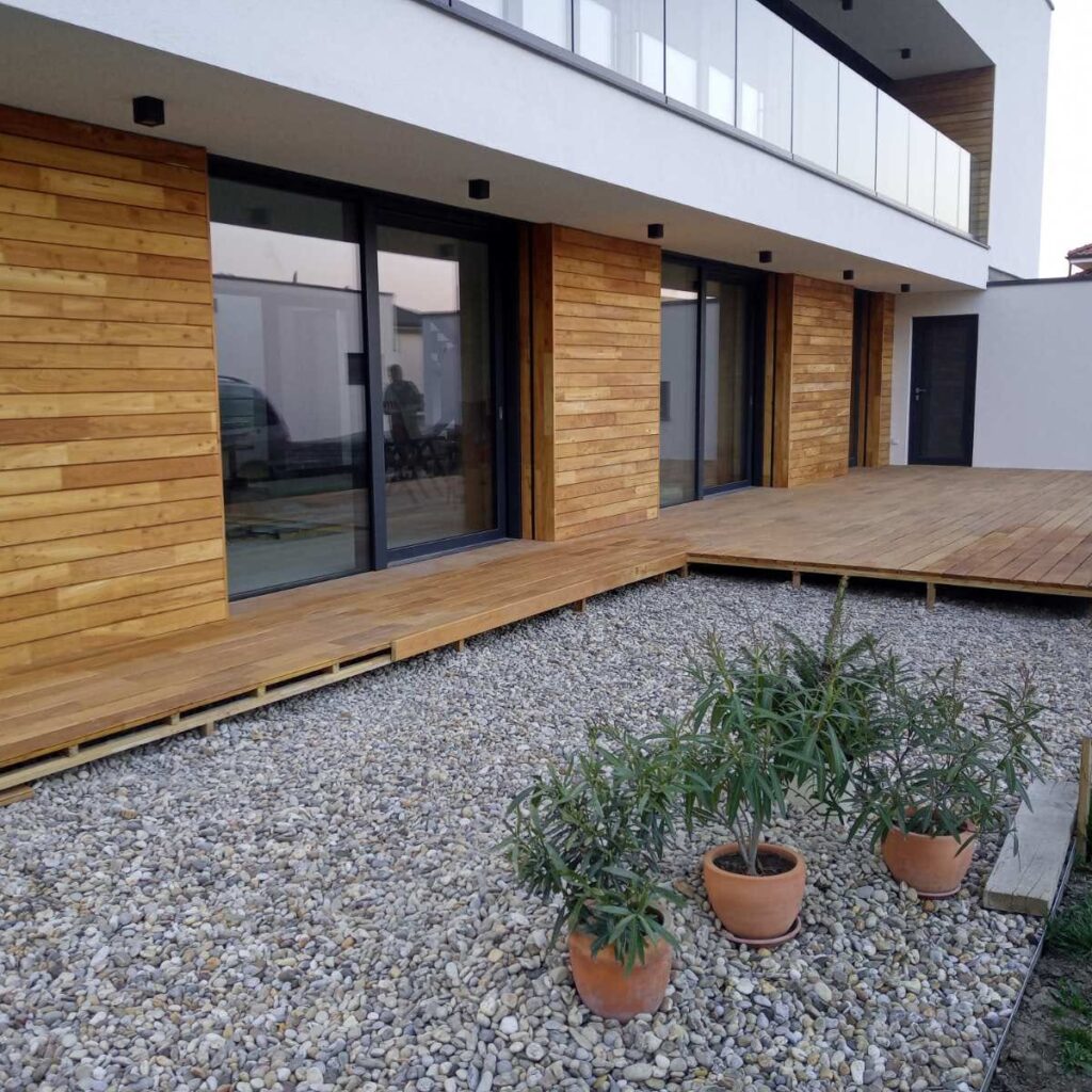 Fasádní obklad z akátového dřeva