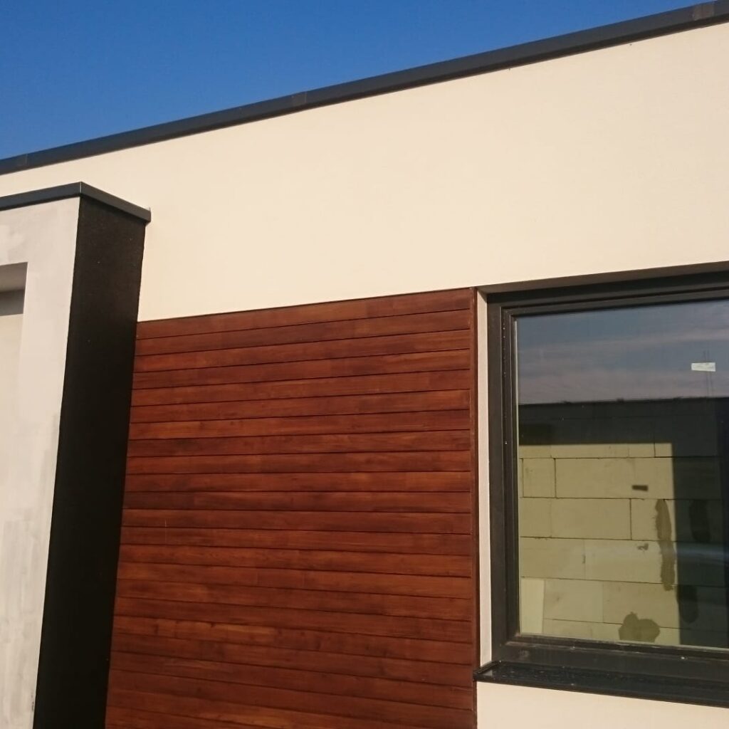 Fasádní obklad z akátového dřeva