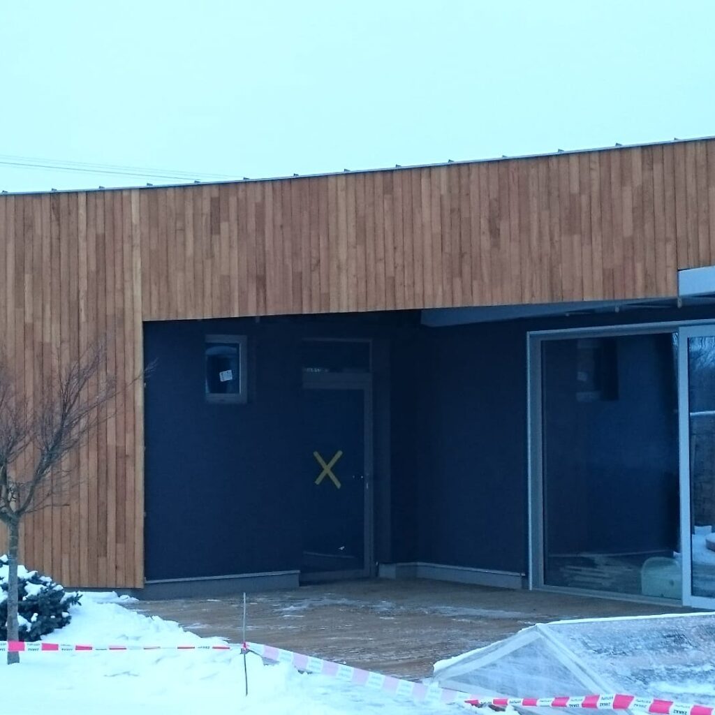 Fasádní obklad z akátového dřeva