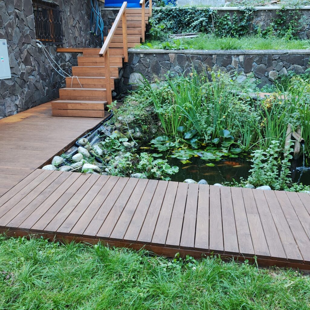 Terasa z akátového dřeva