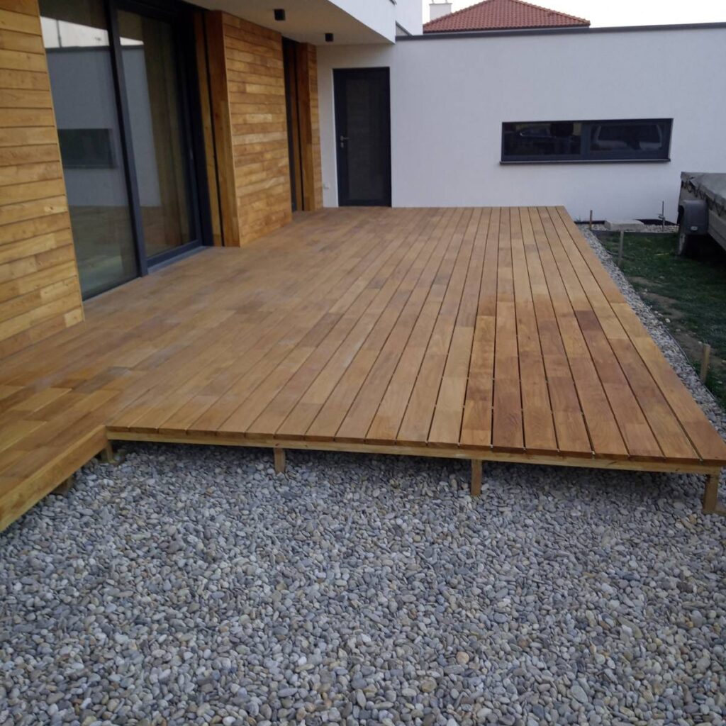 Terasa z akátového dřeva
