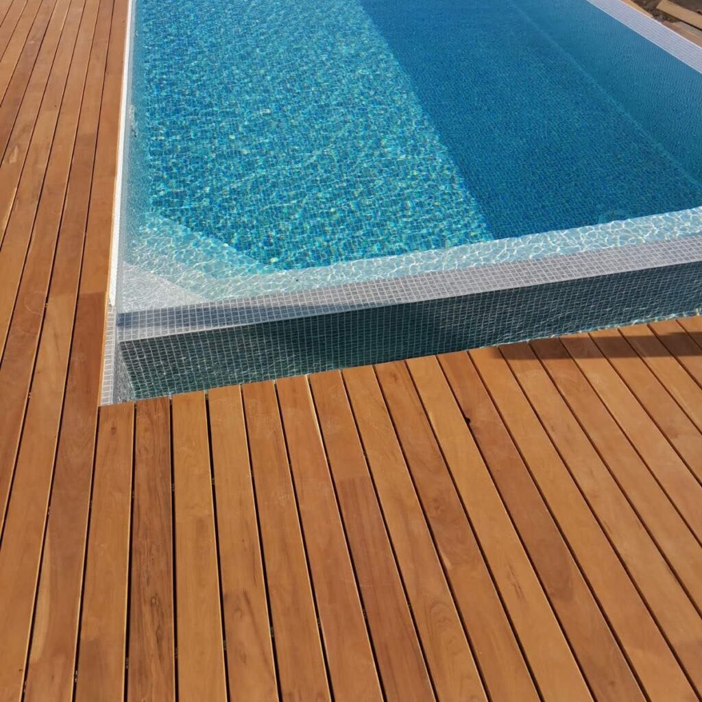 Terasa z akátového dřeva