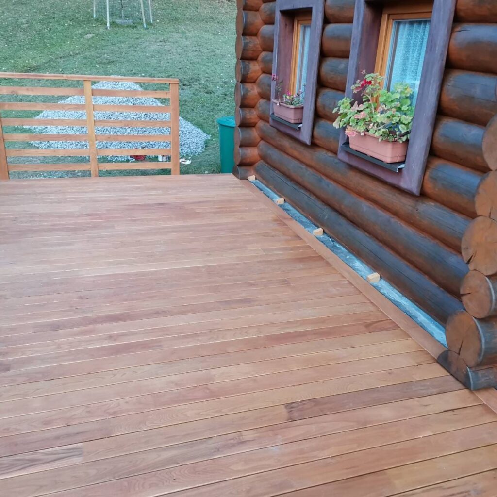 Terasa z akátového dřeva