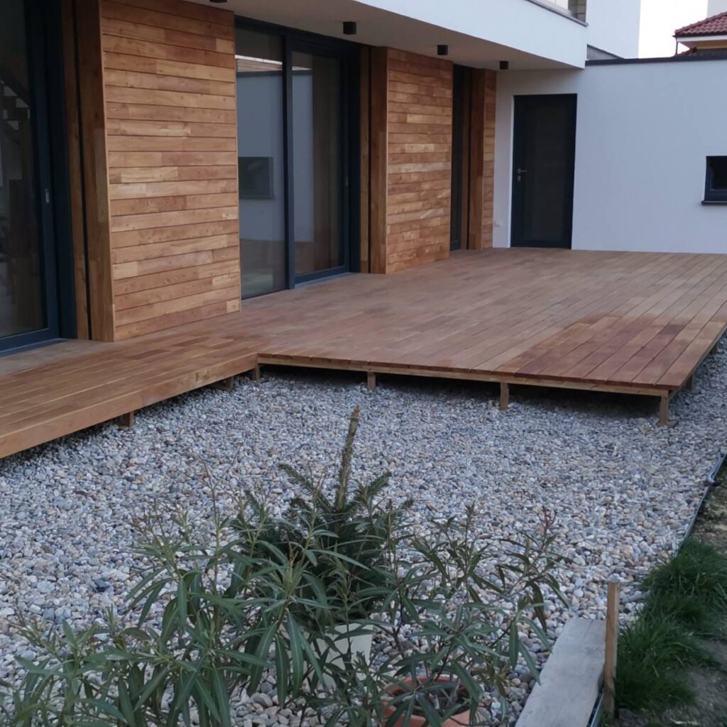 Terasa z akátového dřeva