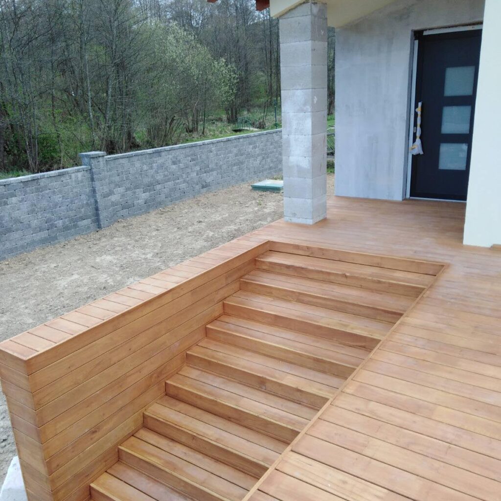 Terasa z akátového dřeva