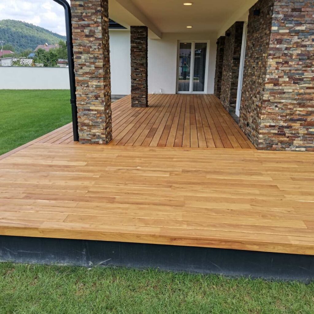Terasa z akátového dřeva