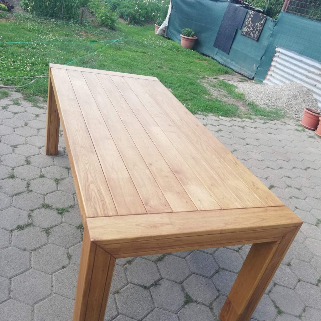 Zakázková výroba z akátového dřeva