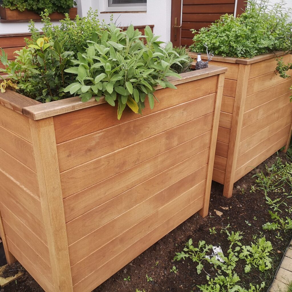 Zakázková výroba z akátového dřeva