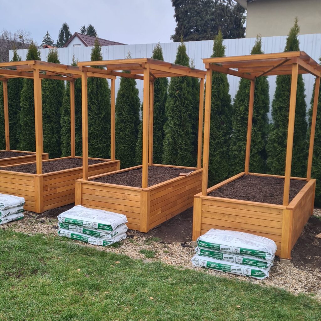 Zakázková výroba z akátového dřeva