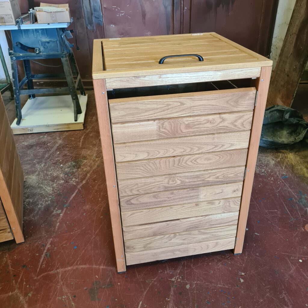 Zakázková výroba z akátového dřeva