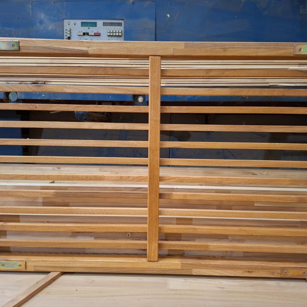 Zakázková výroba z akátového dřeva