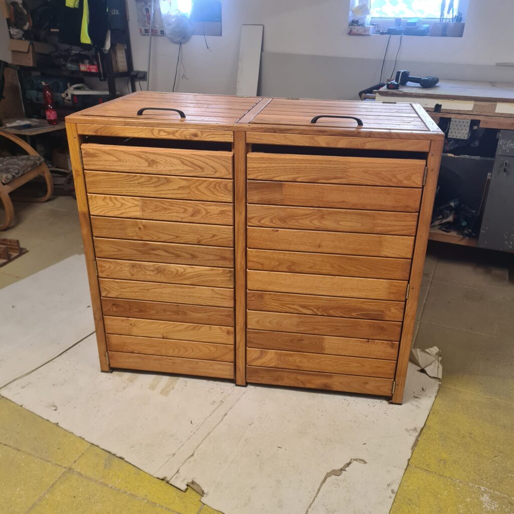 Zakázková výroba z akátového dřeva